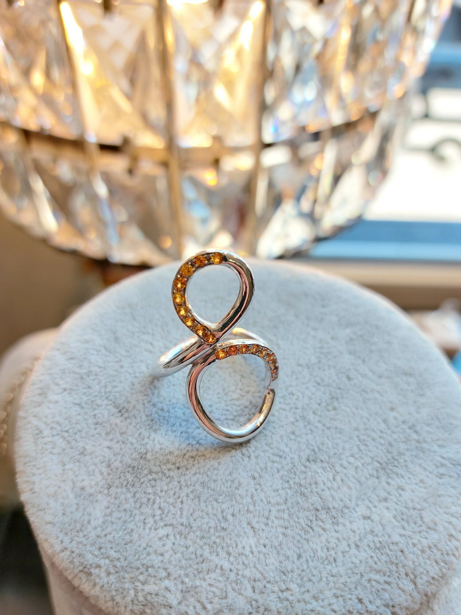 Bague en argent et saphirs oranges