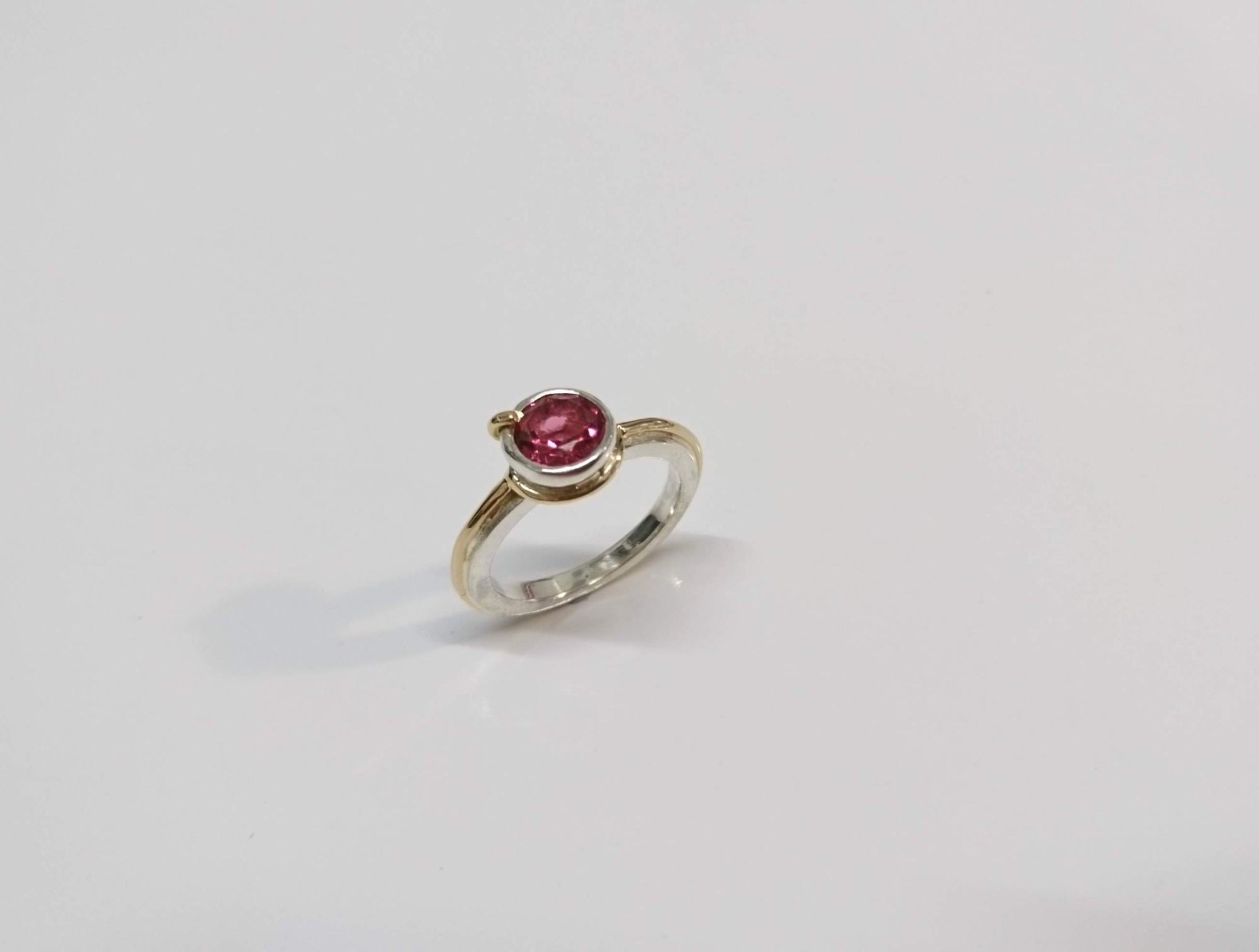 Bague en argent, or et tourmaline