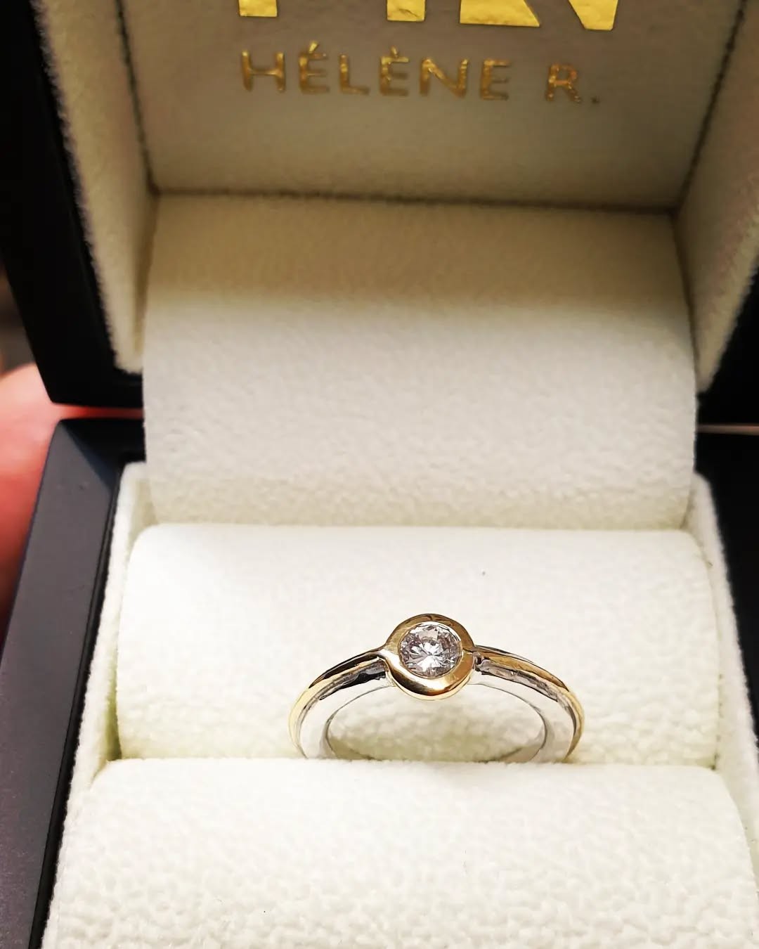 Bague or blanc rhodié et or jaune avec diamant