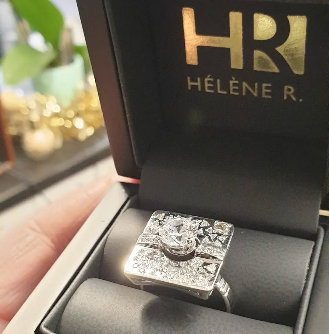 Bague en or blanc avec diamants
