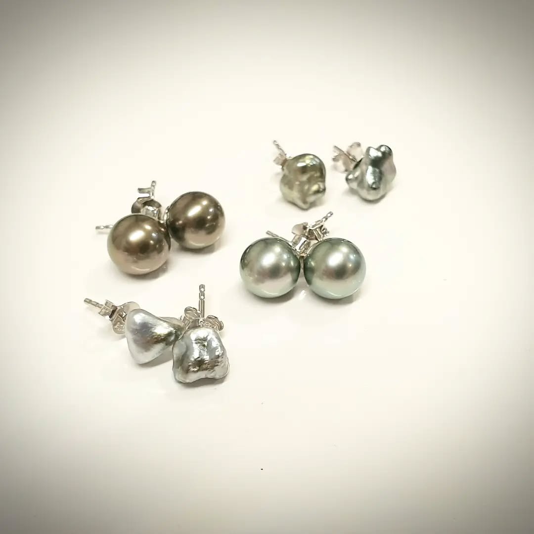 Boucles oreilles perles et keishis de Tahiti